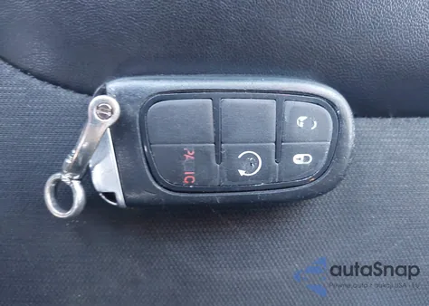 2019 Jeep Cherokee Latitude Plus 4X4 z USA, uszkodzony, nr VIN 1C4PJMLX8KD228433